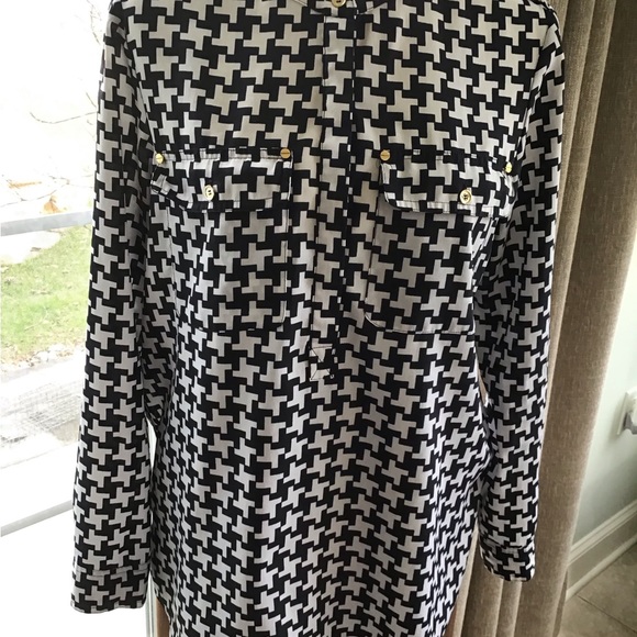 Michael Kors Size M, Black and White - Picture 3 of 4